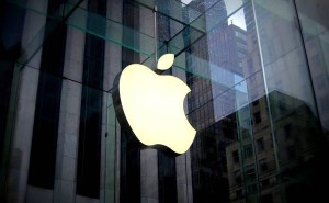 苹果内存库存告急，库克暗示iPhone或因成本压力难维持现有定价