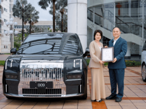 李書福董明珠攜手共話中國制造：董明珠出任極氪品質體驗官助力品質升級