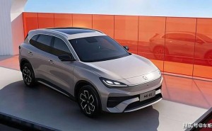 MG 4X純電SUV實車登場！半固態電池加持續航提升，或延續親民定價策略