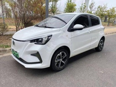 新能源车“大床”模式曾被质疑无用？亲身经历后发现它竟如此实用！