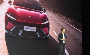 雷军谈小米YU7:对标特斯拉Model Y,调整策略后信心满满逐梦前行