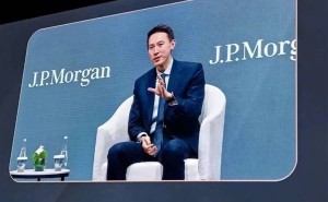 TikTok CEO周受资现身上海峰会 黄仁勋线上参会共探经济新增长