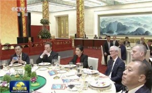 55岁湖南女首富周群飞再出手！13亿港元布局电脑外壳龙头巨腾国际