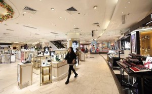 传统商场批量闭店：标准化模式落幕，新零售如何抓住消费新需求？