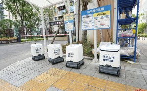 成都社区“享递Ultra”上岗:4个月配送近3万单,骑手楼外交货住户乐享便利
