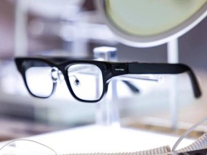 科大讯飞发布AI眼镜，携手全球顶尖伙伴共启中国AI穿戴产业新篇章