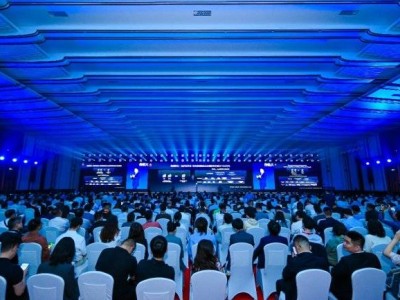 华为智能光伏战略新品发布：以构网与AI之力，共拓能源低碳智能新路径