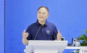 李书福卸任极氪董事长,吉利“一个吉利”战略整合迈出关键一步