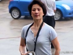 向太含泪揭秘：刘晓莉二十年默默坚守，用爱与付出铸就“神仙姐姐”刘亦菲