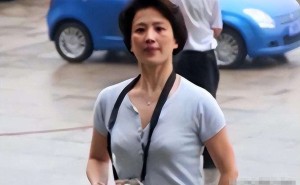 向太含泪揭秘：刘晓莉二十年默默坚守，用爱与付出铸就“神仙姐姐”刘亦菲