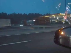 鸿蒙智行享界G9测试车亮相：六颗小蓝灯环绕，智能辅助驾驶功能吸睛