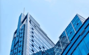 丁磊“断舍离”助力网易积蓄实力，AI转型与合规难题待解