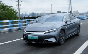 带“8”SUV激战2025：理想i8与大众ID.ERA 8X，谁将引领智能电动新潮流？