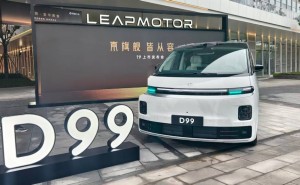 零跑D99“提档上市”剑指高端，全域自研赋能三季度科技日待惊艳
