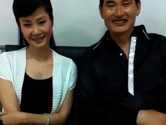 大衣哥朱之文与于文华师徒情引热议，坚守婚姻背后是朴实价值观与深厚情感