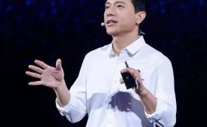 李彦宏二十年坚守AI路：从技术深耕到效果涌现，共赴美好智能未来