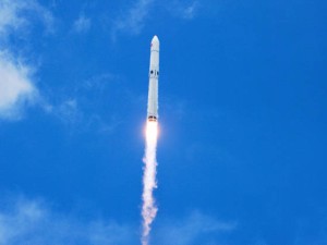 长征十号乙海上网系回收成功，中国航天探索出可复用火箭新路径