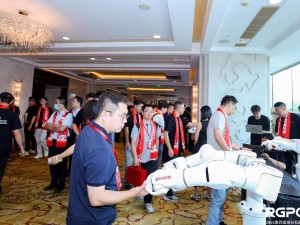 珞石机器人发布全栈平台能力，以开放生态携手伙伴共赴物理AI新未来