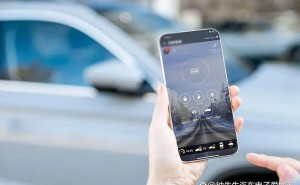 电车远程开空调成标配，油车为何难普及？老司机揭秘配置背后的逻辑