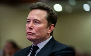 马斯克称2036年金钱或失效，诺奖得主质问捐身家，马斯克回应有打算
