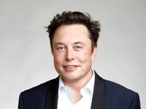 马斯克预测：5年内AI智力将超人类，中国或成AI领跑者引关注