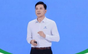 十年AI长跑,百度市值蒸发五千余亿,李彦宏的AI之路何去何从?