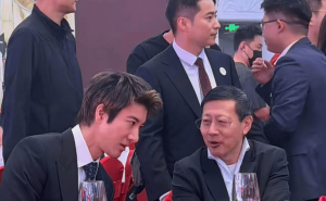 王力宏与宇树科技梦幻联动：从演唱会到IPO，机器人出圈引全球瞩目