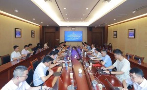 茅台业绩会陈华首秀：回应业绩下行、改革动因，i茅台用户近亿