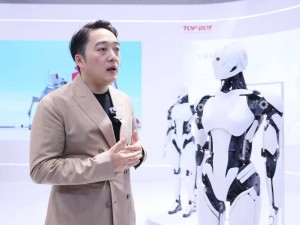 中坚科技携ZERO亮相世界机器人大会 探索具身智能大众化新路径