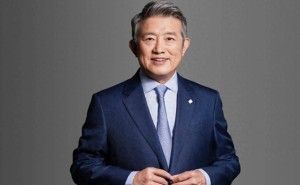 泰康保险集团迎管理层变动：陈东升卸任CEO 资深元老刘挺军接棒掌舵