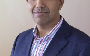 Adobe迎人事变动：纳拉延2026年12月转任执行董事长，查克拉瓦蒂接棒CEO
