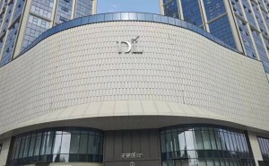 星宇股份劝退应届生引争议，胖东来将员工社保工时纳入供应商筛选标准受关注