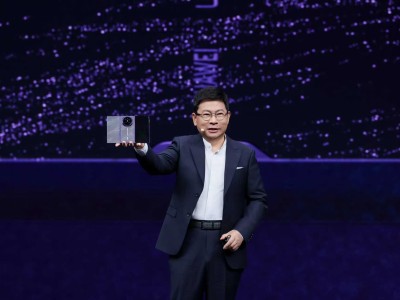 HUAWEI Mate XT 2非凡大师亮相：三折叠新形态，麒麟芯领航科技新体验