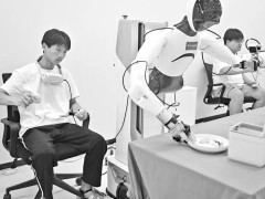 从演示到实用:具身智能机器人规模化应用之路,还需跨越几重挑战?