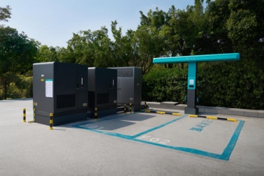 图12-比亚迪闪充高速站