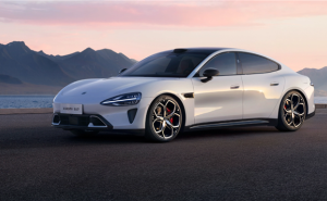 小米汽车加速布局欧洲:挖角特斯拉中欧高管,2027年全面进军市场